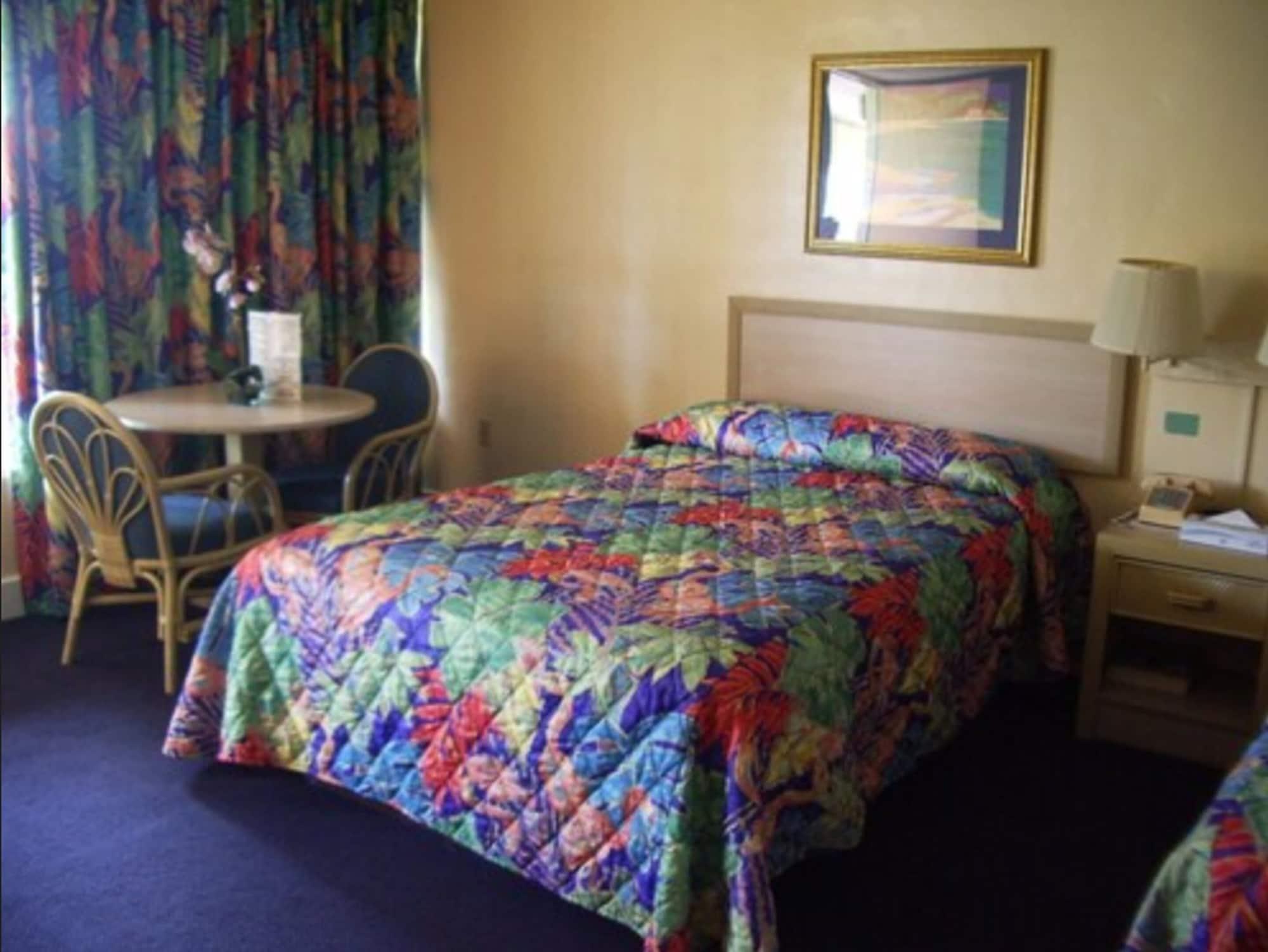 Royal Islander Hotel Freeport Exterior photo