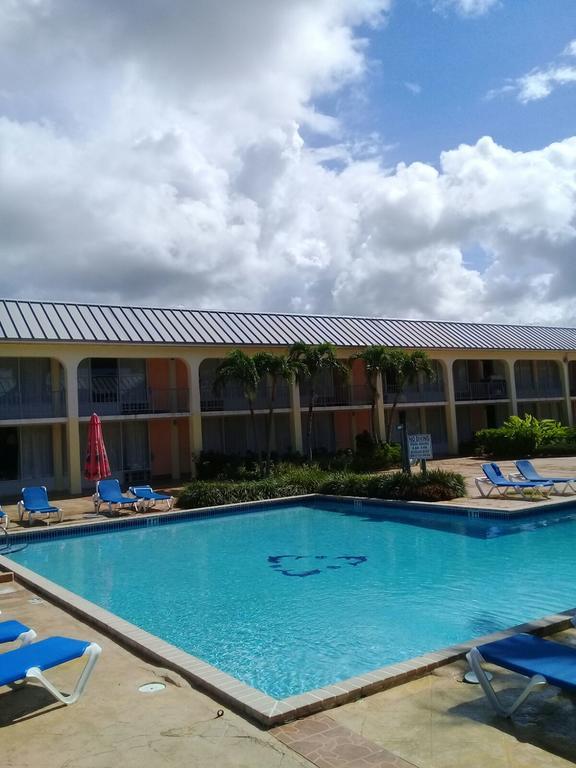 Royal Islander Hotel Freeport Exterior photo